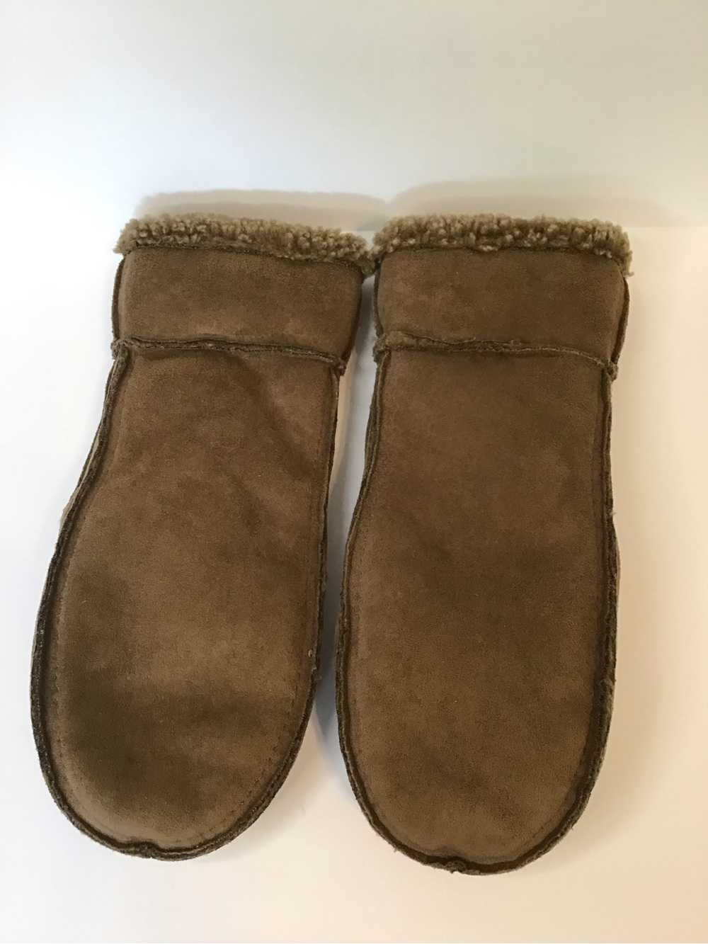 L.L. Bean Women's Brown Shearling-Lined Suede Mittens L/XL - Picture 3 of 5